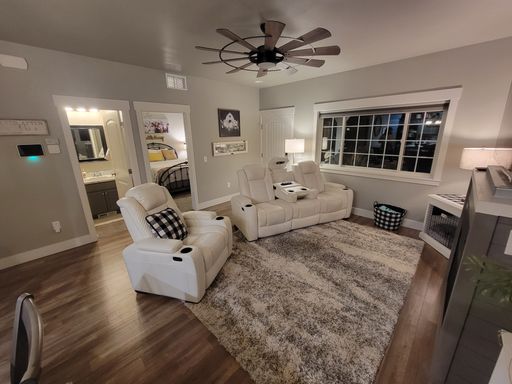 Listing photo thumbnail
