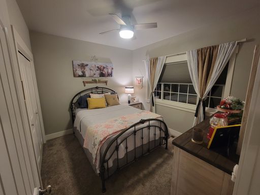 Listing photo thumbnail
