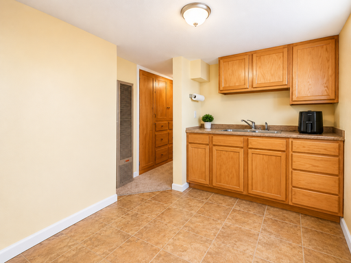 Listing photo thumbnail