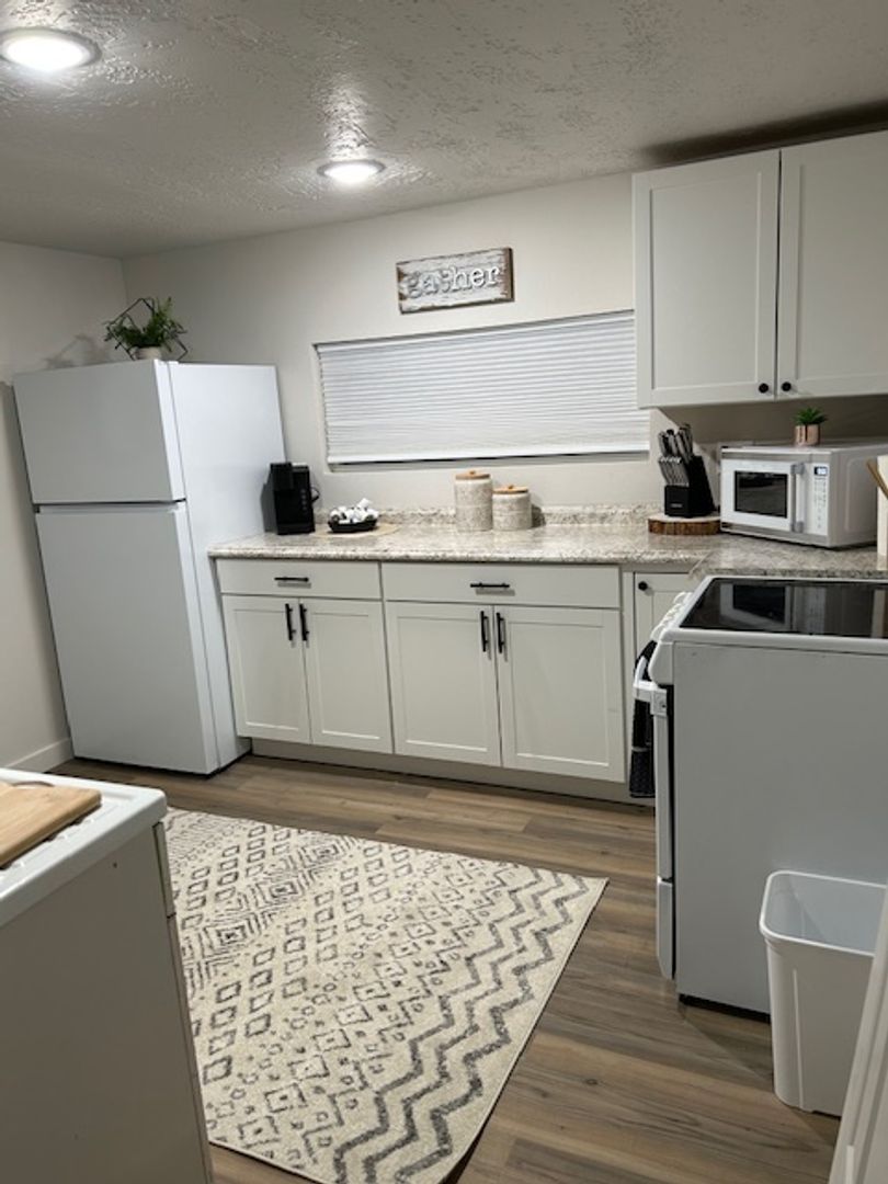 Billings House: 808 1/2 Howard Avenue