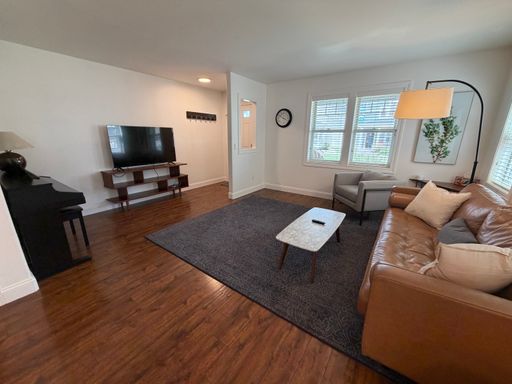 Listing photo thumbnail
