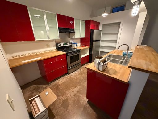 Modern gated 1 bedroom – photo 1