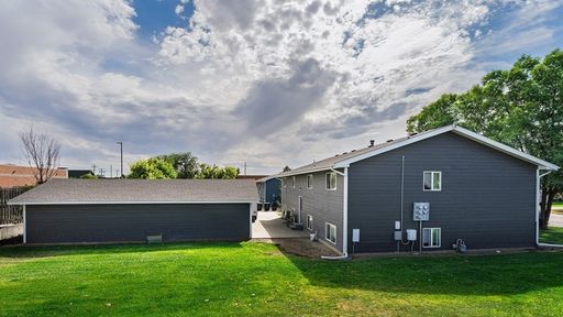 Listing photo thumbnail