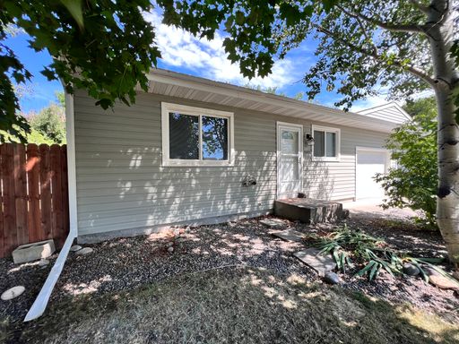 Listing photo thumbnail