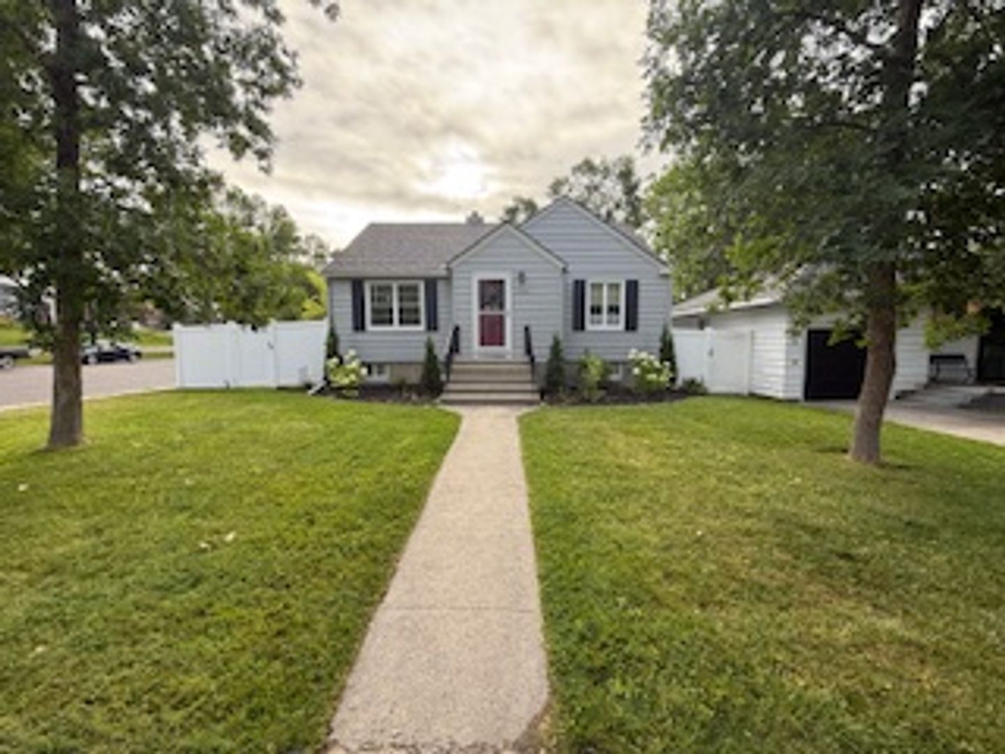 Billings Apartment: 2423 Elm Street