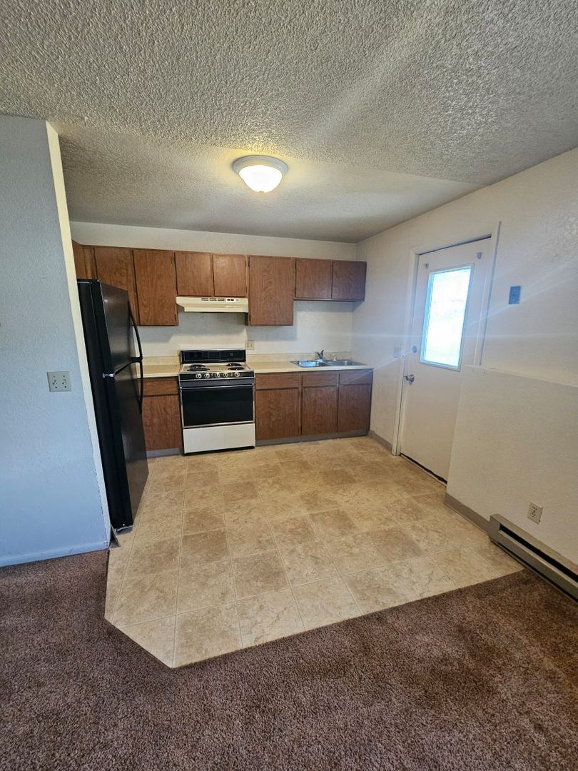 Billings Apartment: 1537 Westchester Square E.
