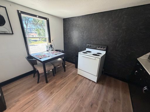 Listing photo thumbnail