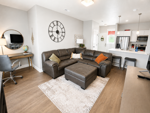 FURNISHED ONE BED IN ANNAFELD – photo 1
