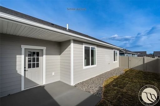 Listing photo thumbnail