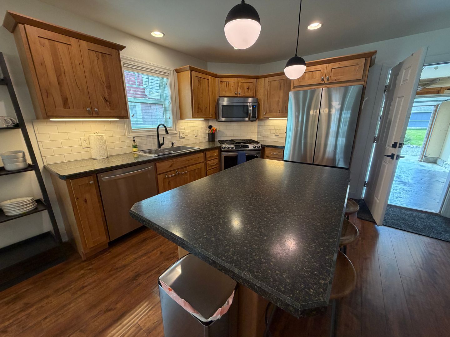 Billings House: 5313 Golden Hollow