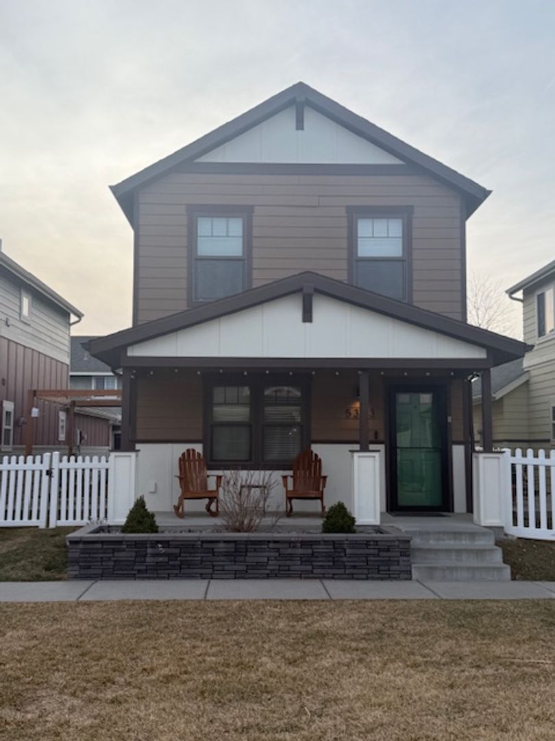 Billings House: 5313 Golden Hollow