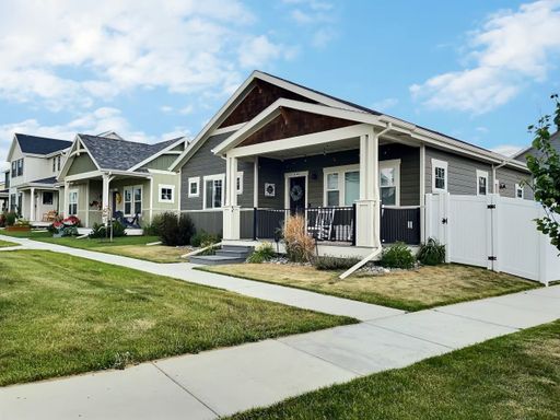 Stunning 2 Bed, 2 Bath Home in Annafeld | Fully Furnished – photo 1