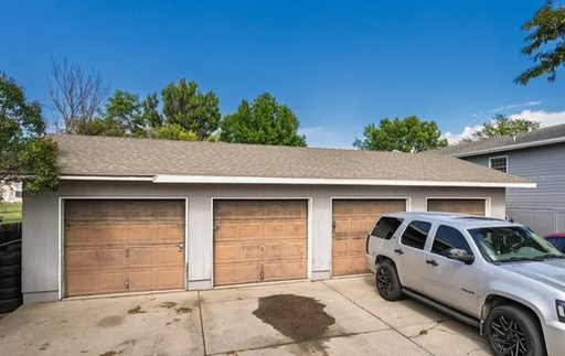 Listing photo thumbnail