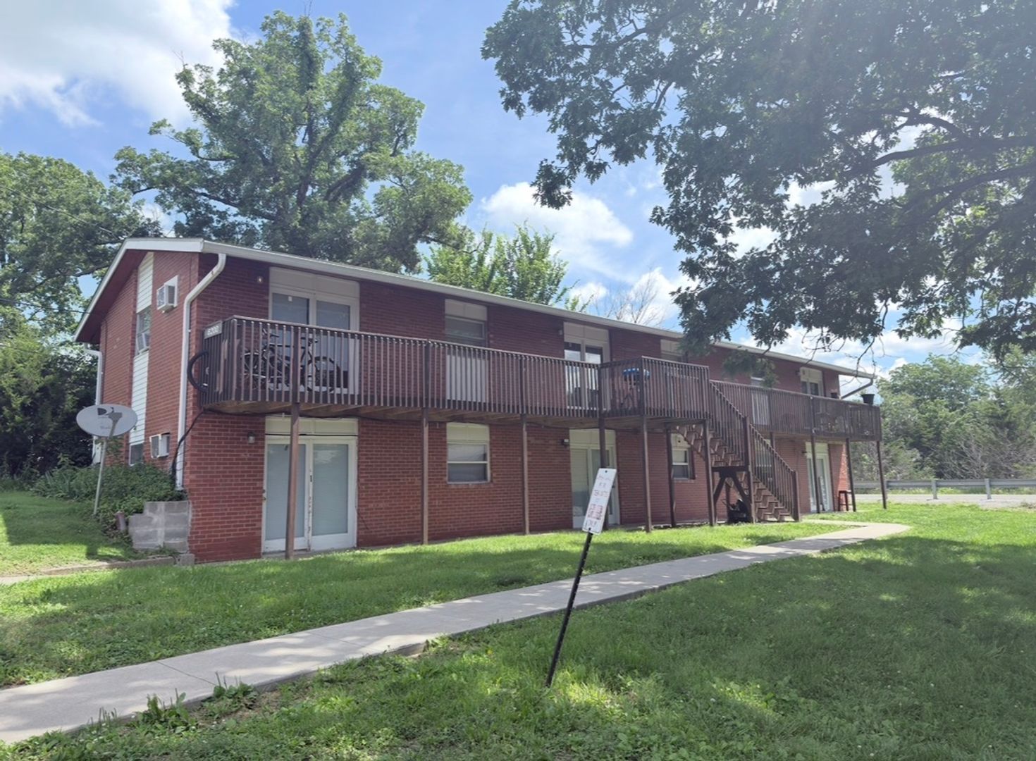 Columbia Apartment: 6200 N. East Circle Drive