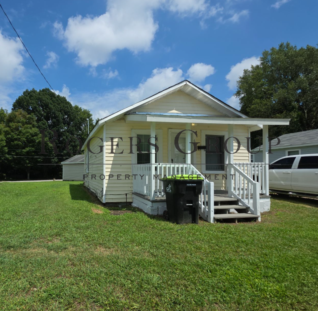 Henderson House: 652 Ransom St