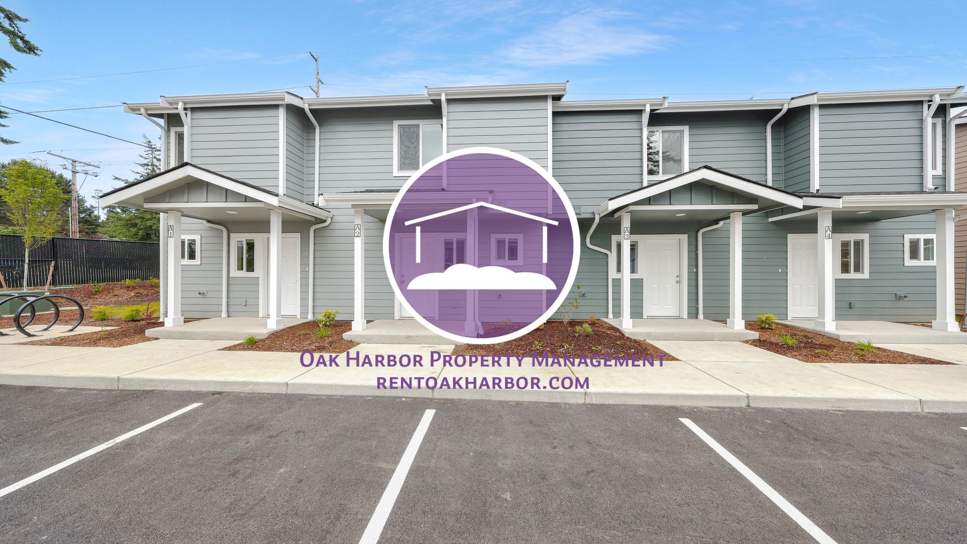 Oak Harbor Townhome: 120 Ne 10th Ave #D2