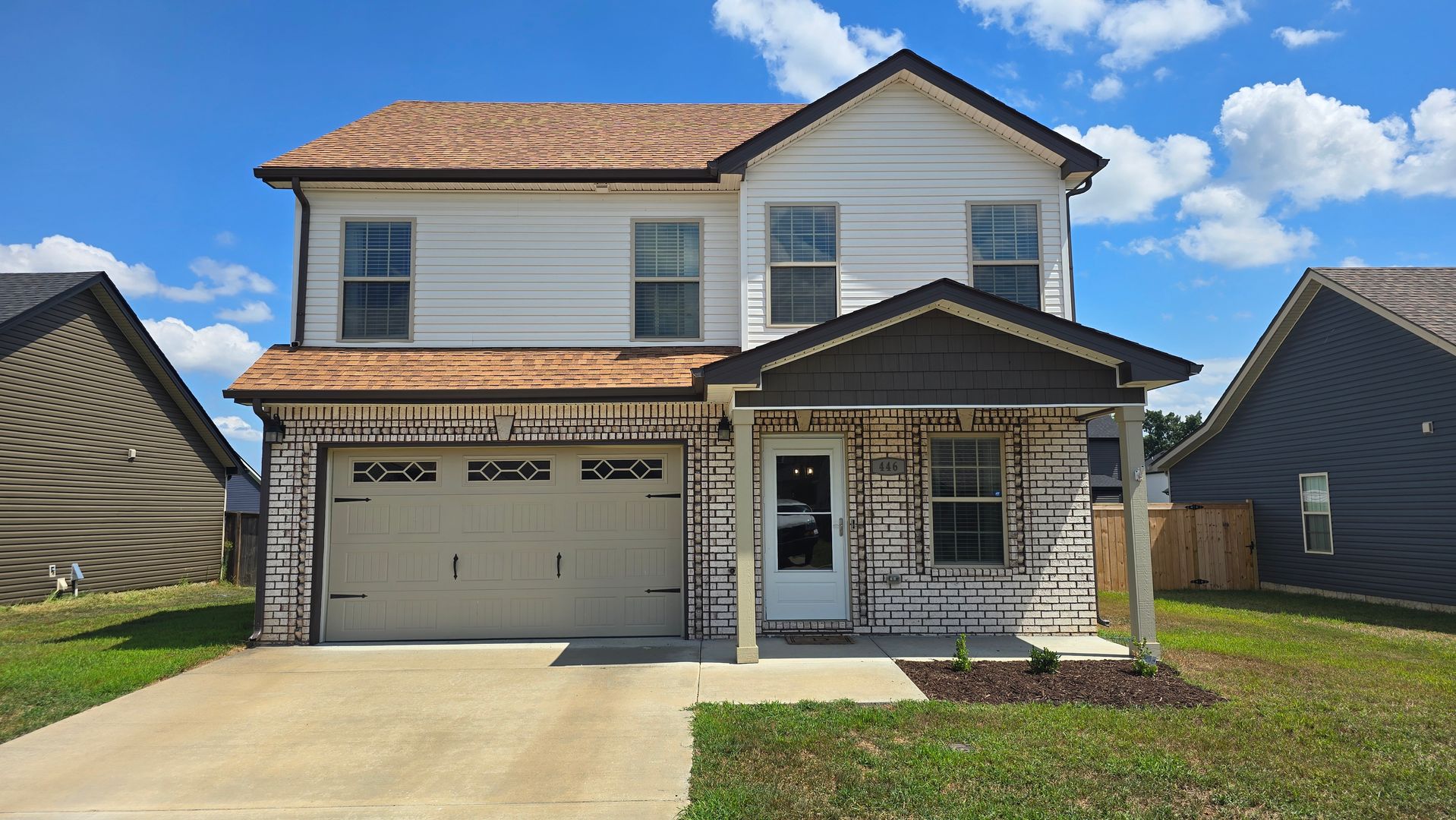 Clarksville House: 446 Irish Hills Dr