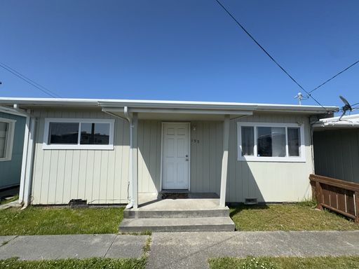 Cozy 2 Bed 1 Bath King Salmon home within walking distance to the beach – photo 1