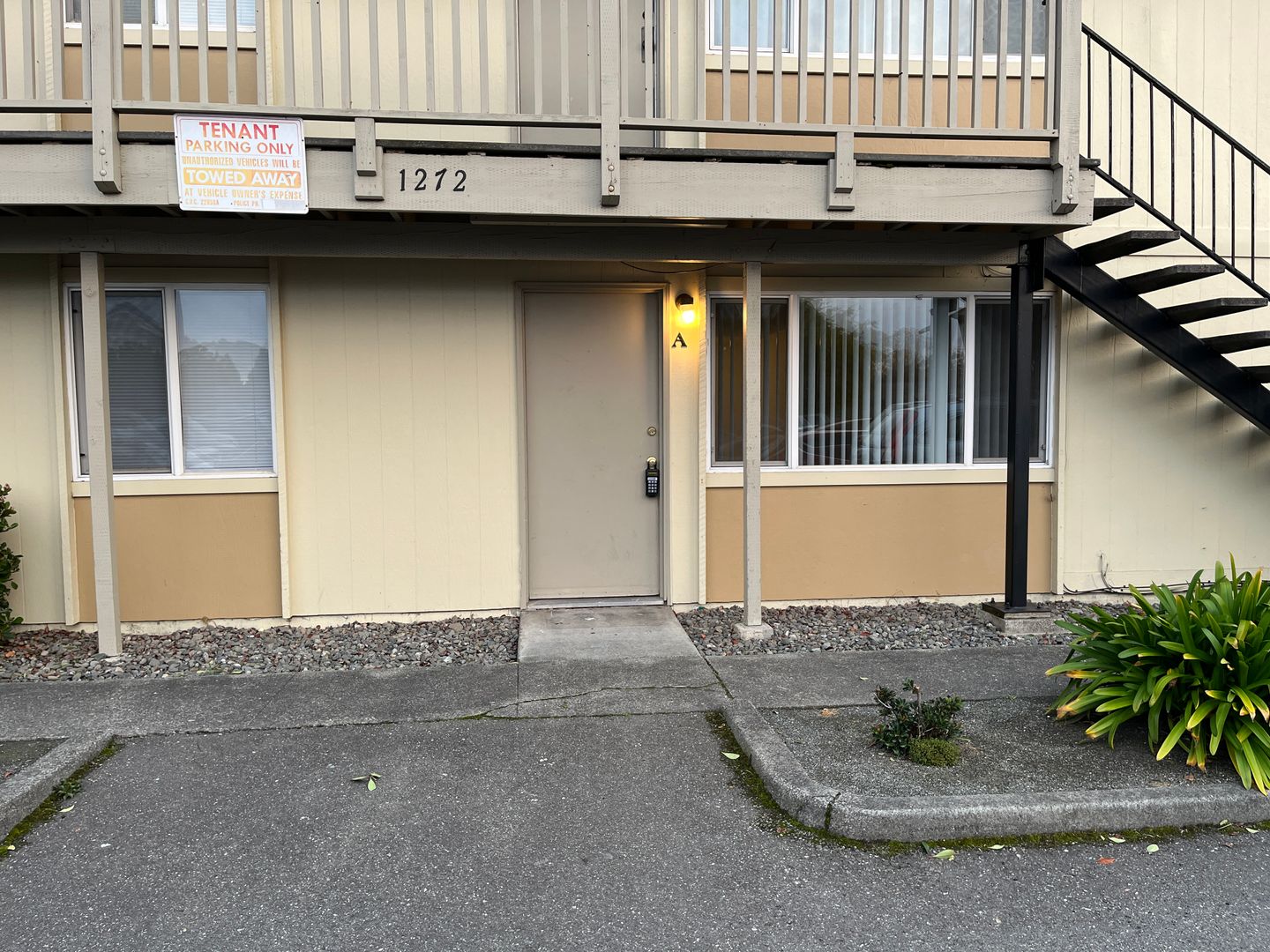 1272 L [PRM: Henry] (7)