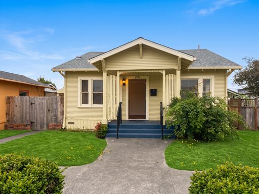 Charming Pet-Friendly Henderson Center 3/1 Home! – photo 1