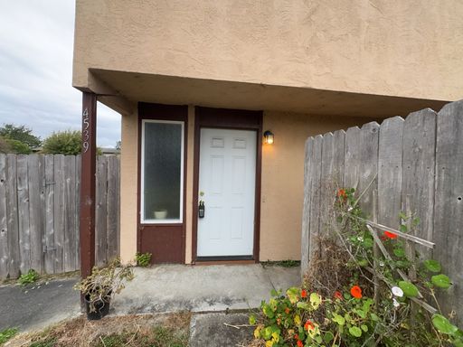4 Bedroom 1.5 Bath Townhouse located in Arcata – photo 1