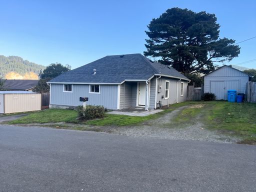 Pet-Friendly 2BD/1BA Home in Rio Dell With Private Yard & Laundry Hook Ups!