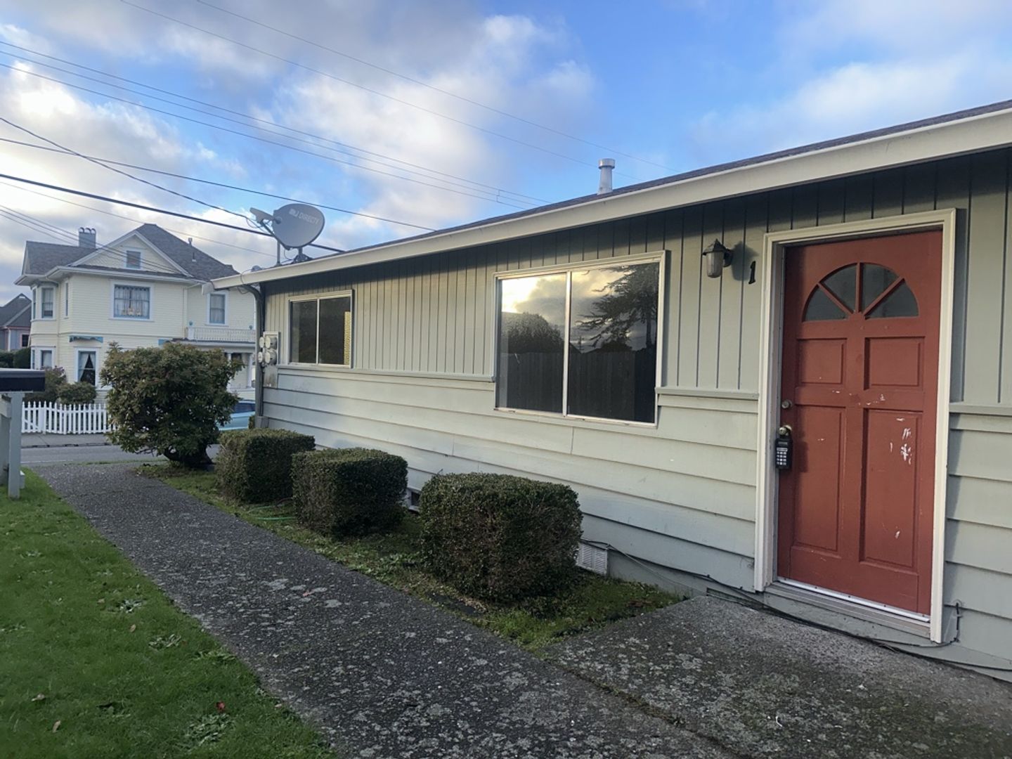 Eureka Apartment: 1441 B Street