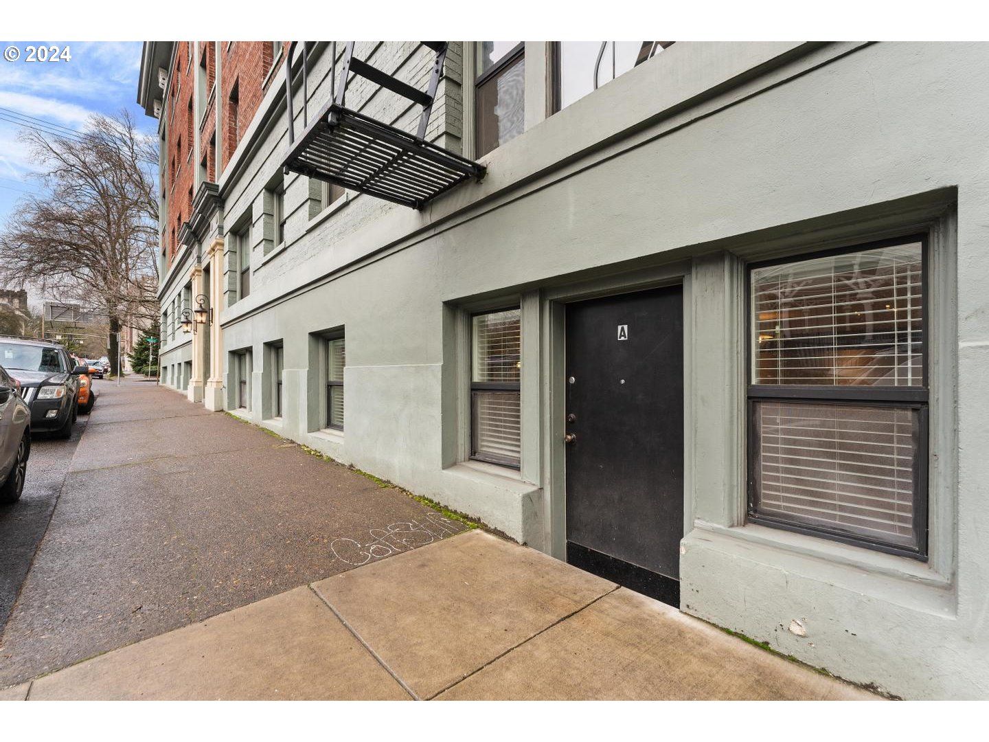 Portland Condo: 1631 NW Everett Street #A