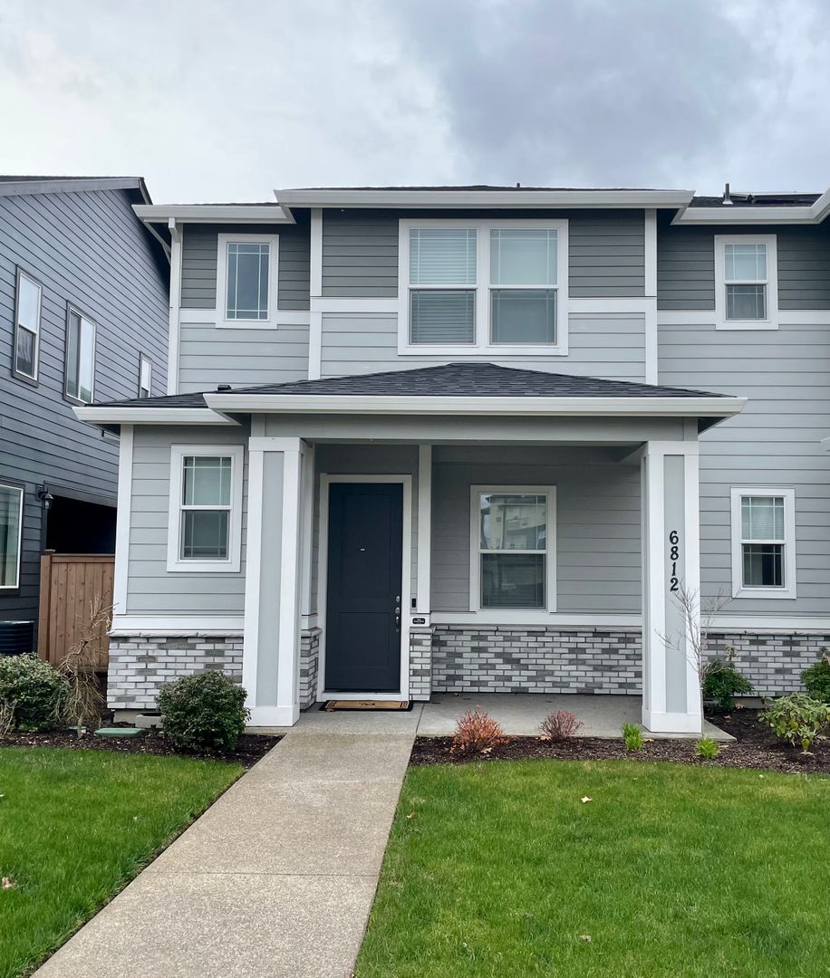 Hillsboro House: 6812 SE Blanton St.