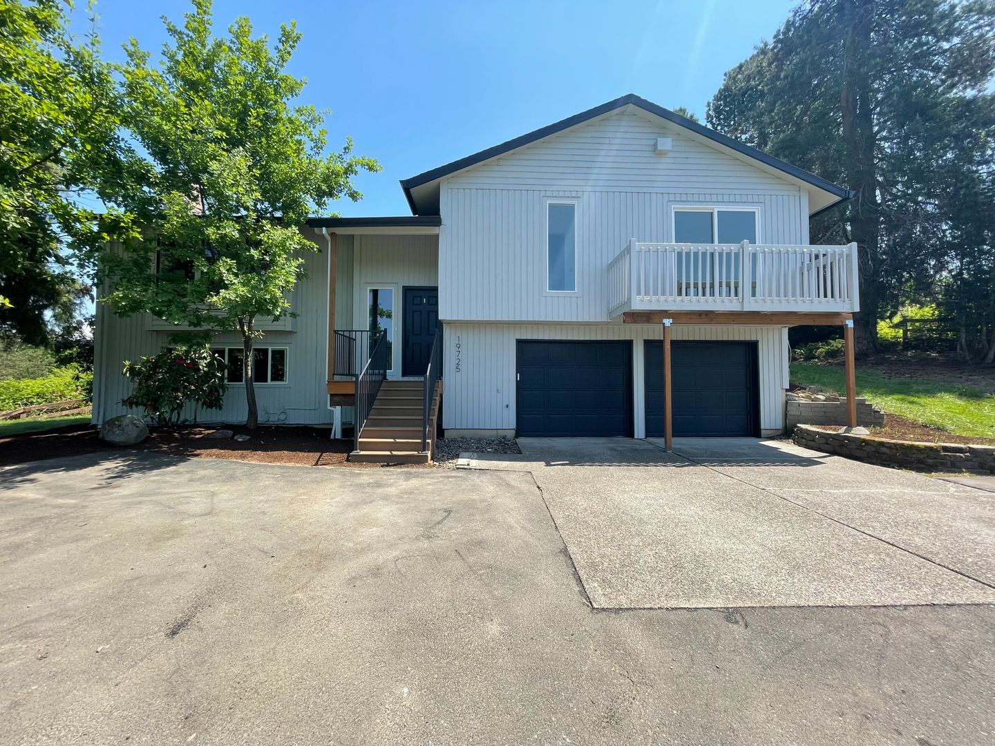 Damascus House: 19725 SE Heuke Rd