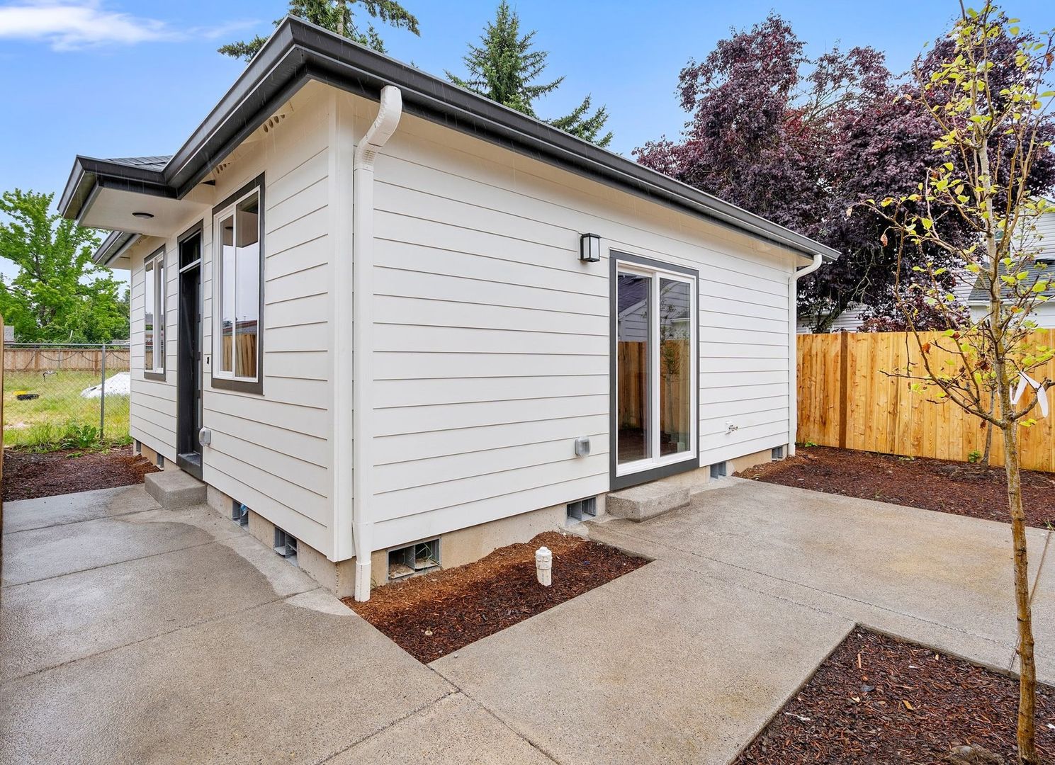 Portland Apartment: 6341 SE 85th Ave - #B