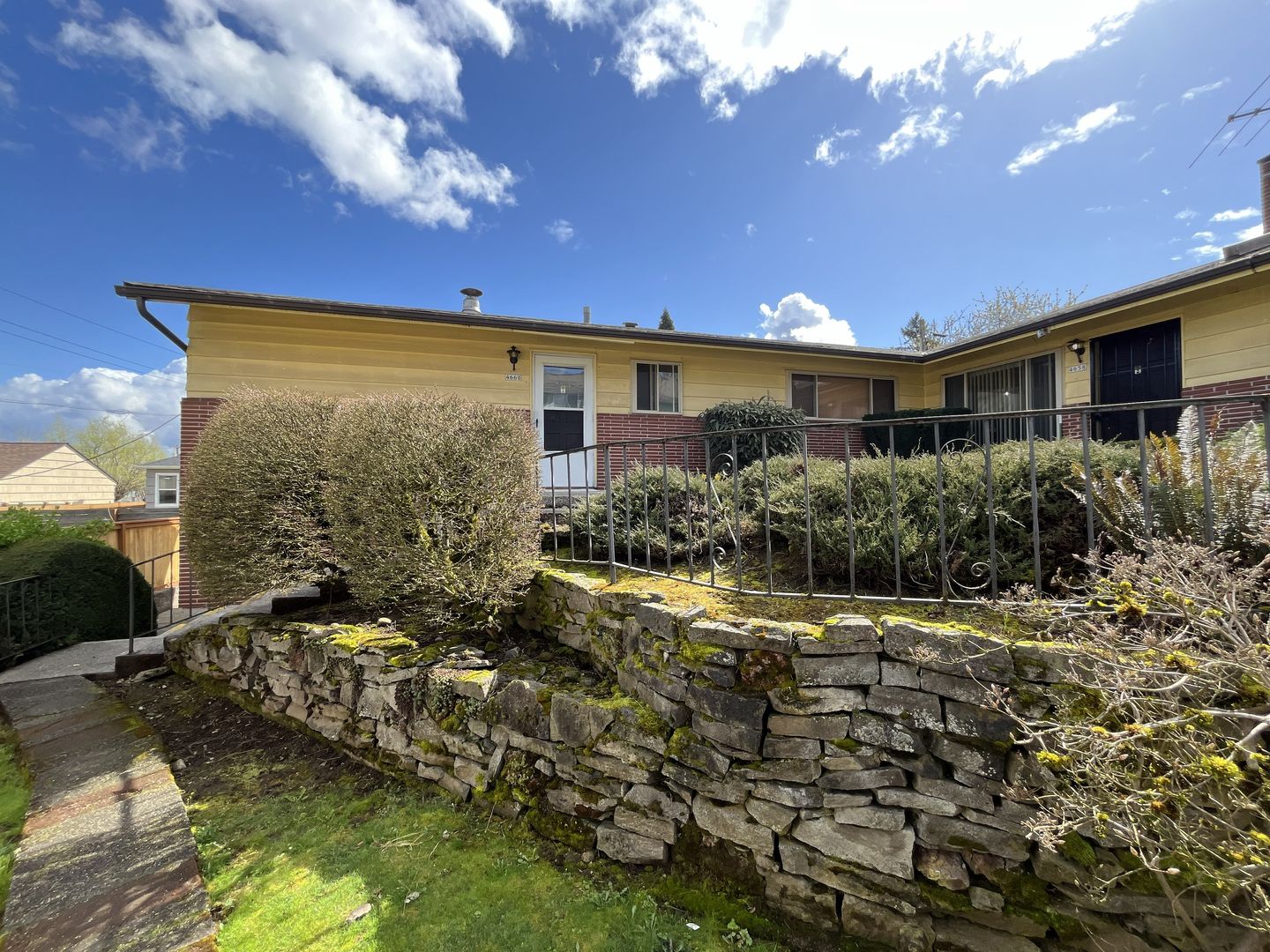 Portland Apartment: 4660 NE Lombard St