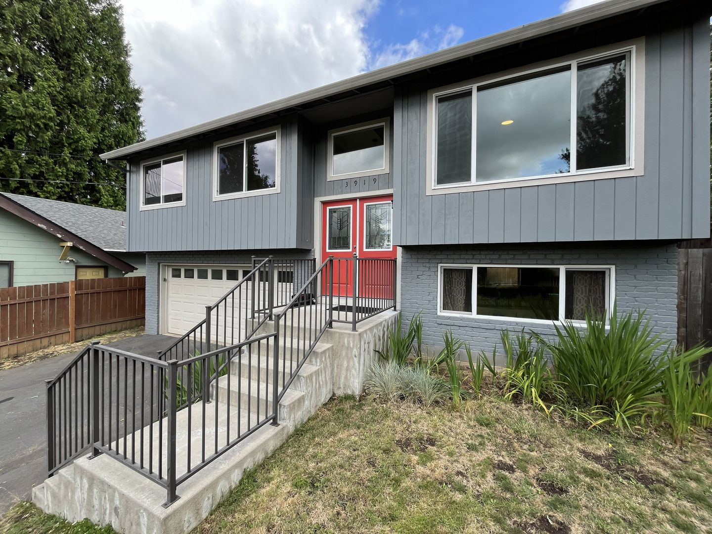 Milwaukie House: 3919 SE Monroe St