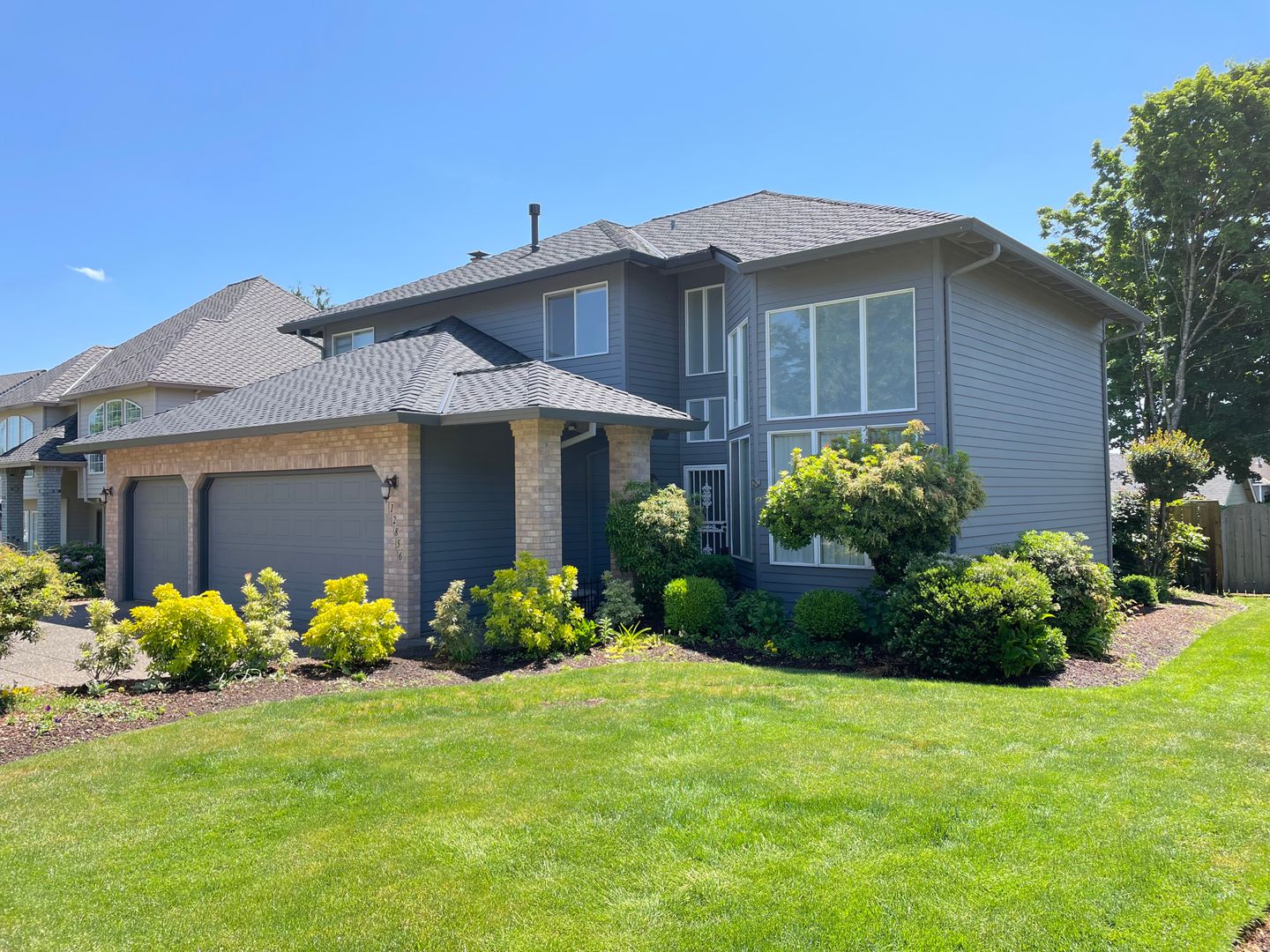 Clackamas House: 12856 SE Sunnyview Drive