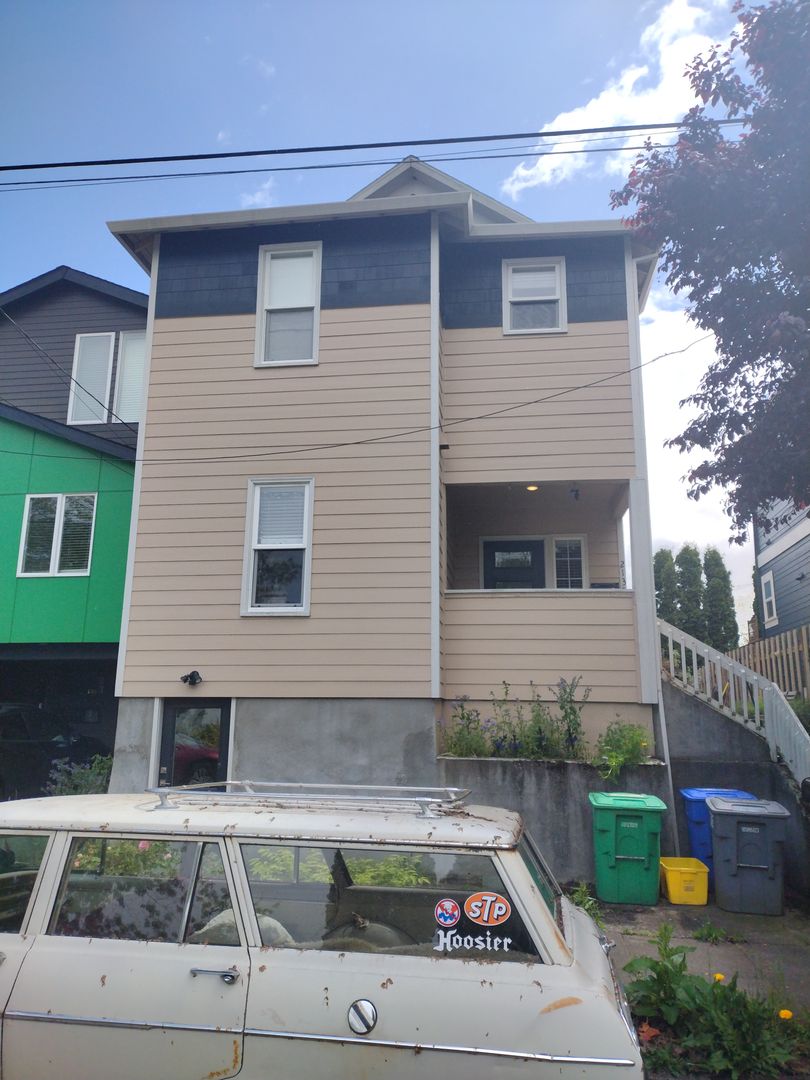 Portland Apartment: 2138 SE 48th Ave