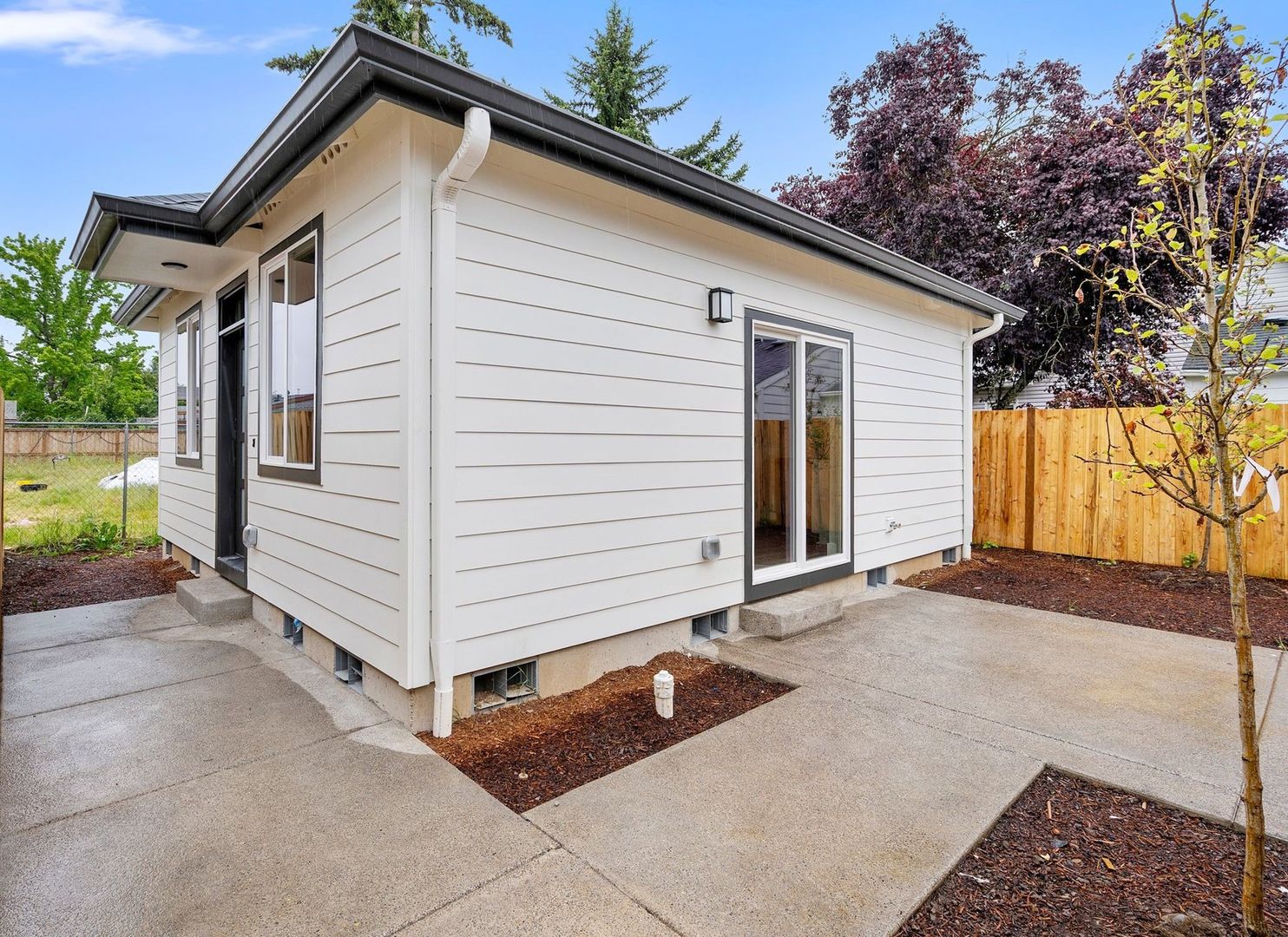 Portland Apartment: 6345 SE 85th Ave - #B