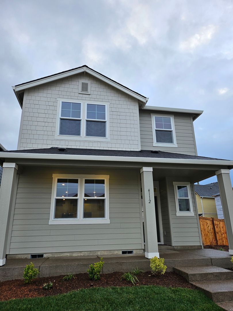 Hillsboro House: 4112 SE 83rd Ave