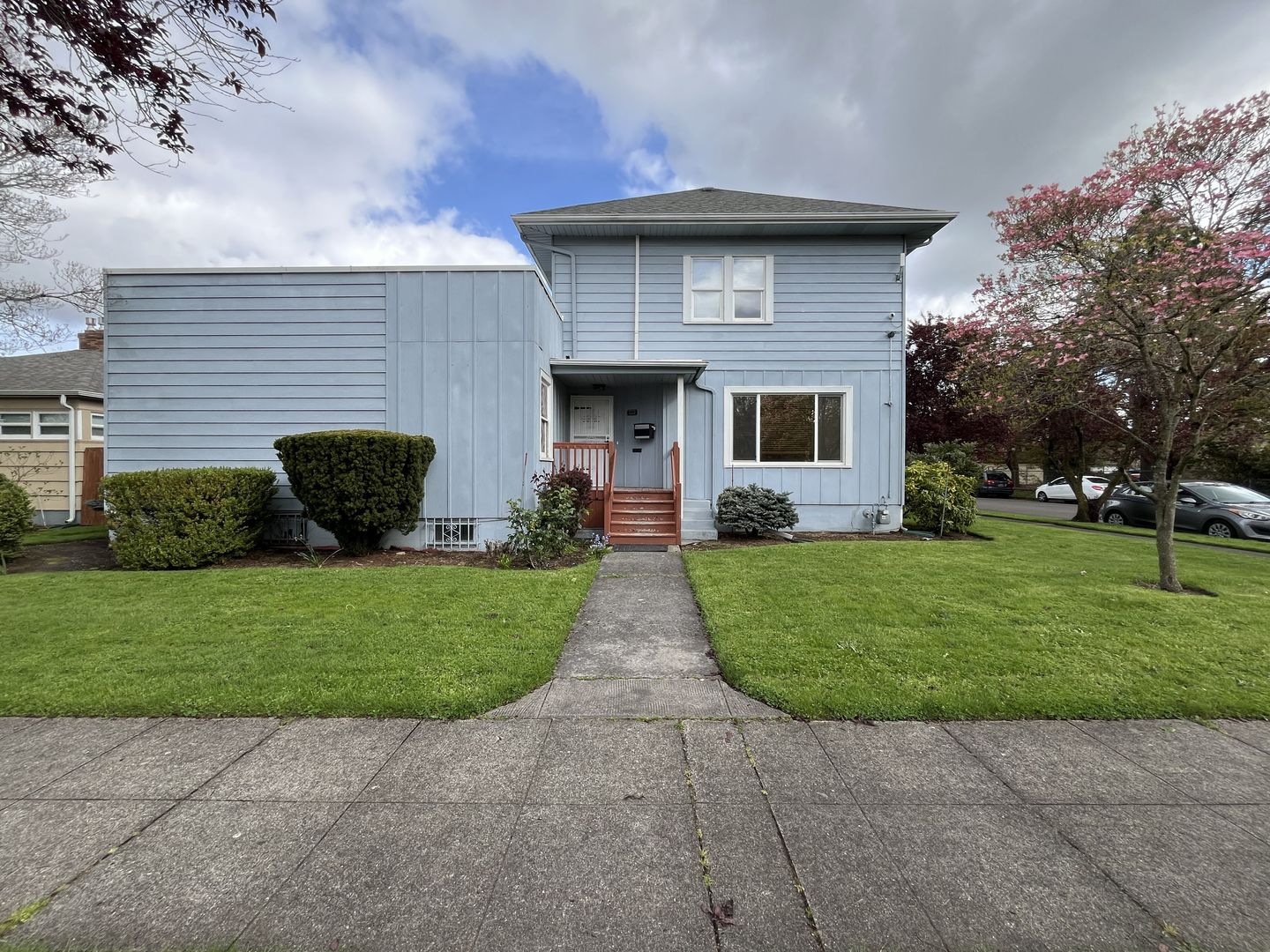 Portland House: 5323 SE Knight St