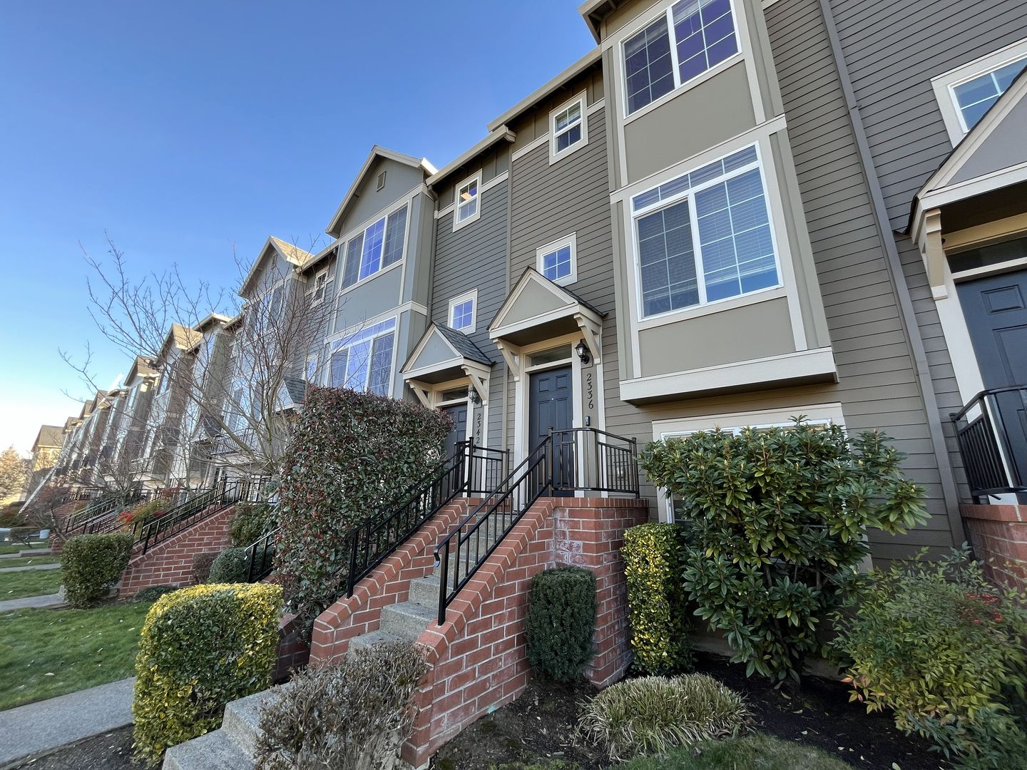 Beaverton House: 2336 NW Oak Knoll Pl