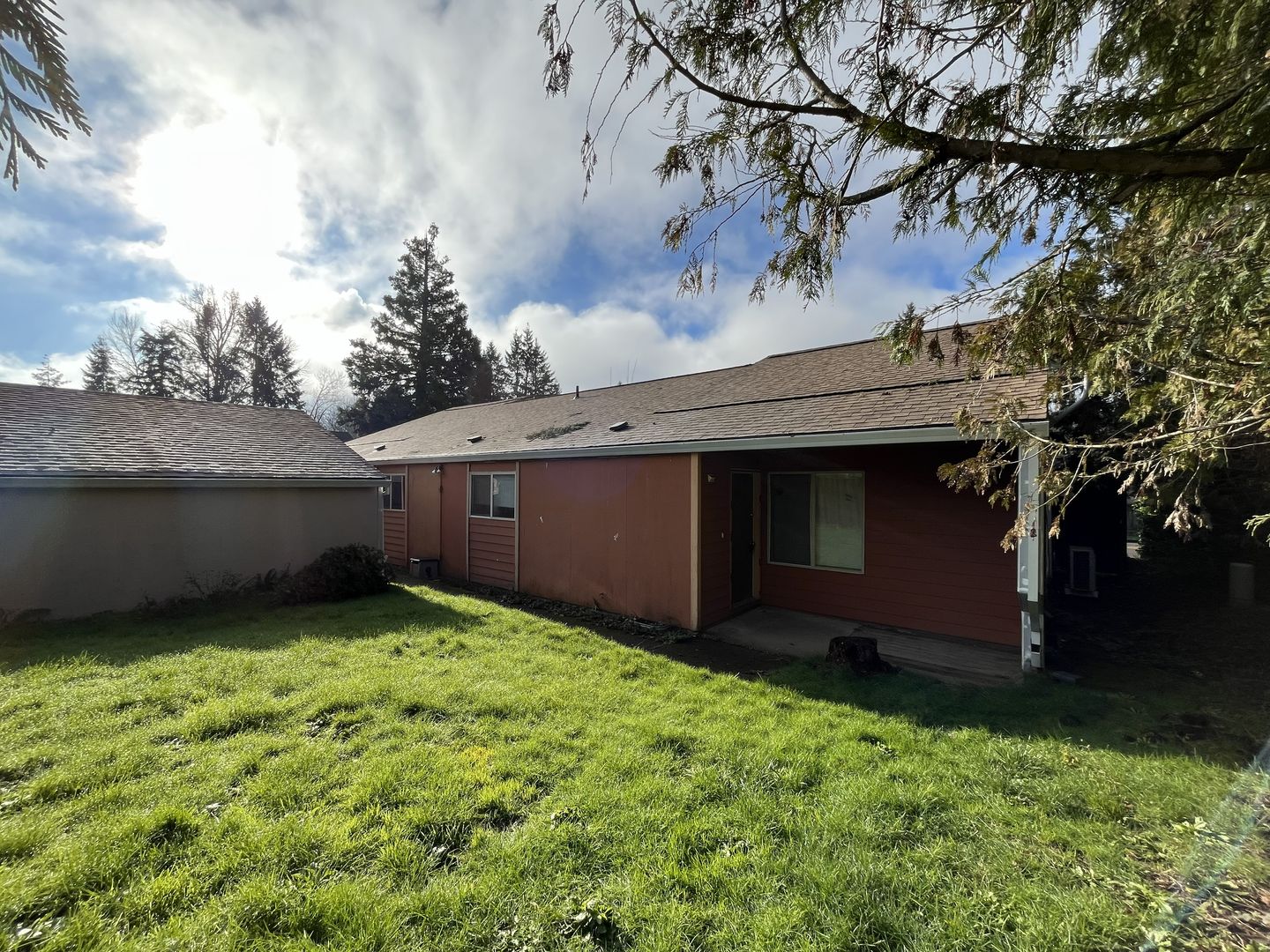 West Linn Apartment: 1406 - 1428 Village Park Place