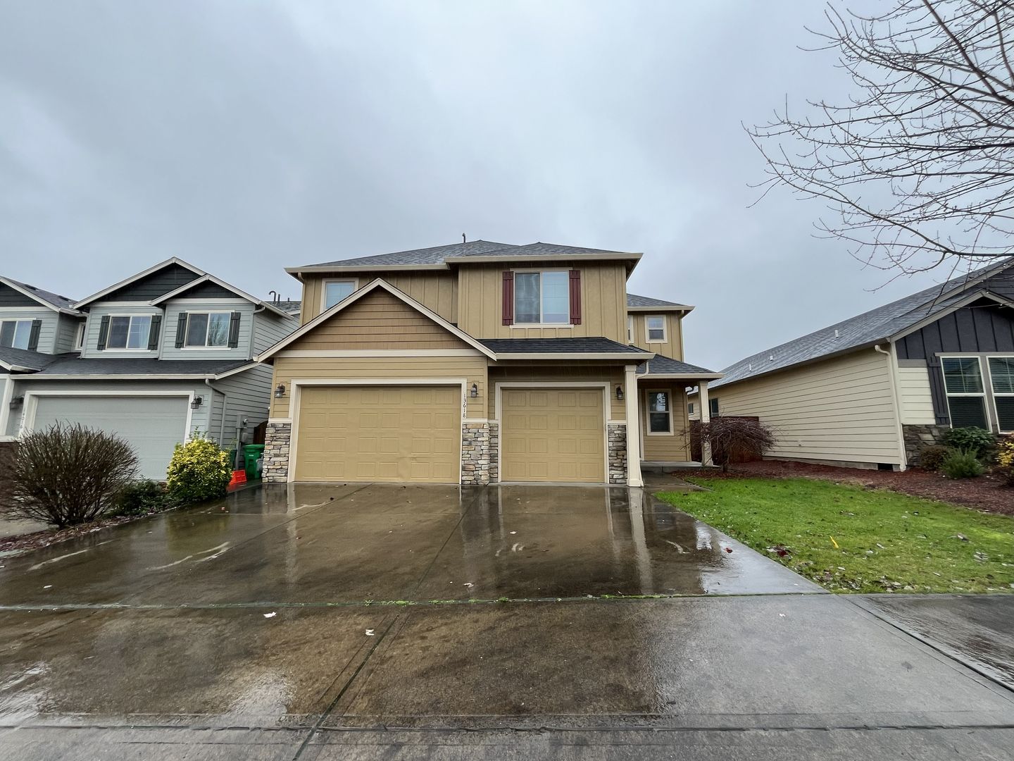 Clackamas House: 13618 SE Genoa Dr