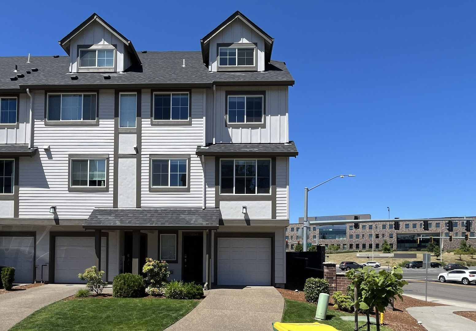 Beaverton House: 12949 SW Meadbrook Ln