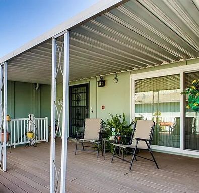 Updated Top-Floor 2 Bedroom Condo with Open Layout, Updated Kitchen & Spacious Balcony – photo 1