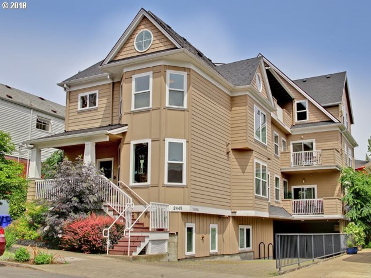 Portland Condo: 2445 NW Lovejoy #2