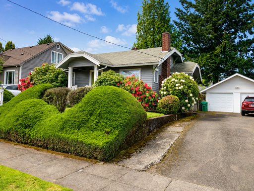 Charming 2-Bedroom Kenton Home with Hardwood Floors, Spacious Yard & Minutes to Adidas – photo 1