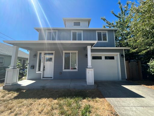 4 Bedroom 2.5 Bath Home in SE Portland! Garage, Air Conditioning – photo 1