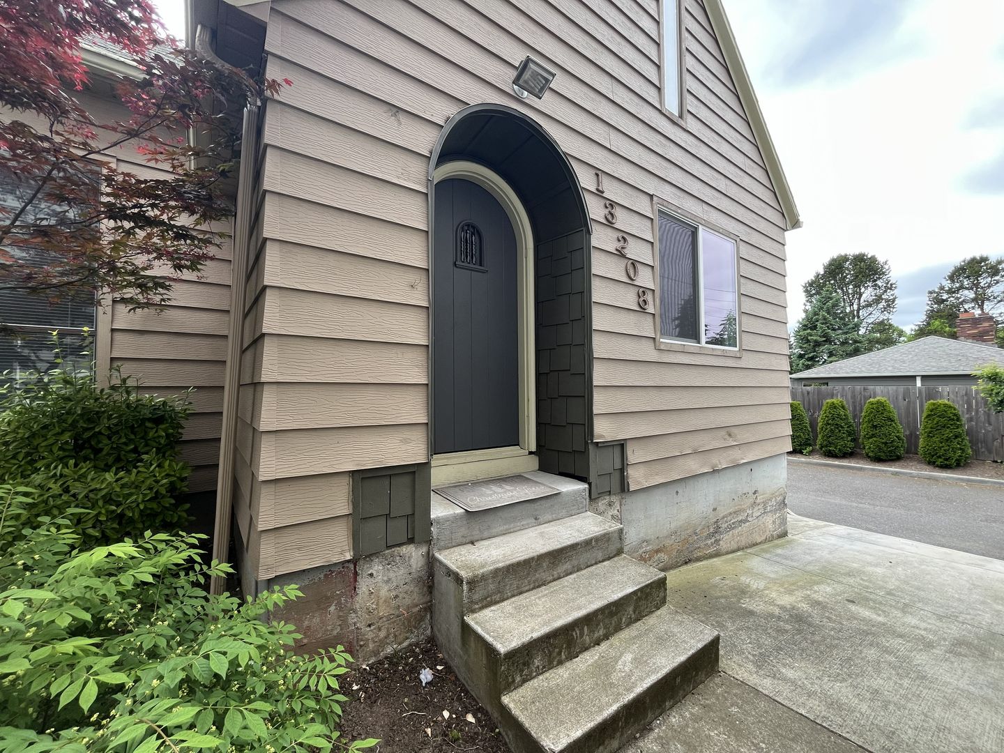 Portland House: 13208 NE Glisan St