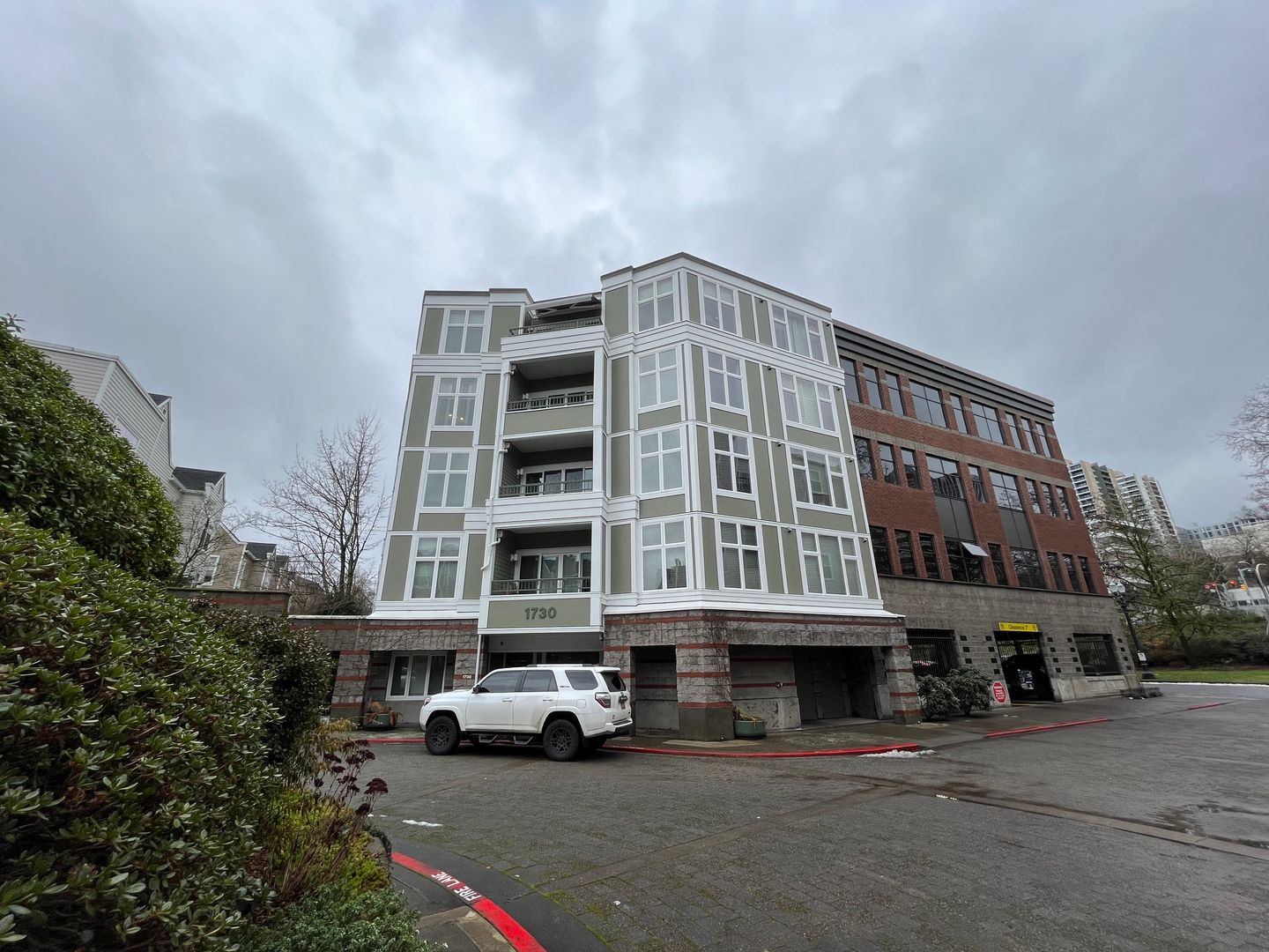Portland Condo: 1730 S Harbor Way #303
