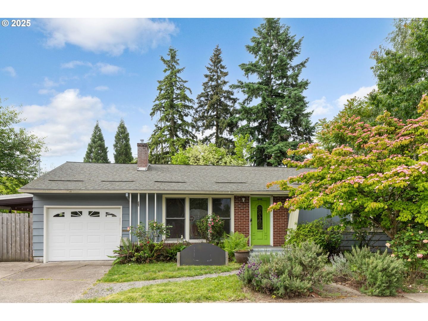 Hillsboro House: 960 East Main Street