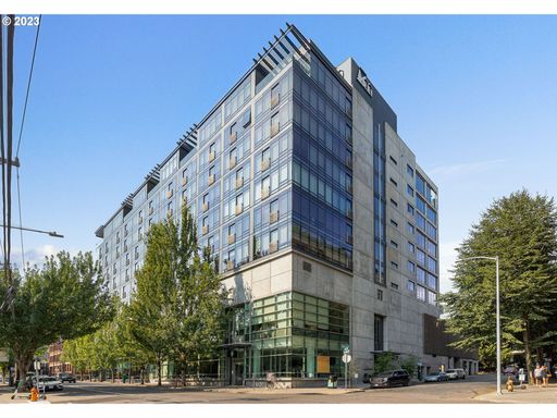 Modern Pearl District Condo with City Views, Open Layout & Modern Kitchen – photo 1